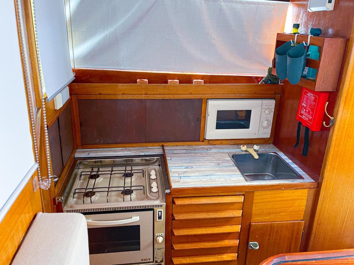 Botel In A Yacht - Algarve