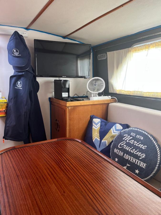 In A Yacht - Algarve Botel Albufeira