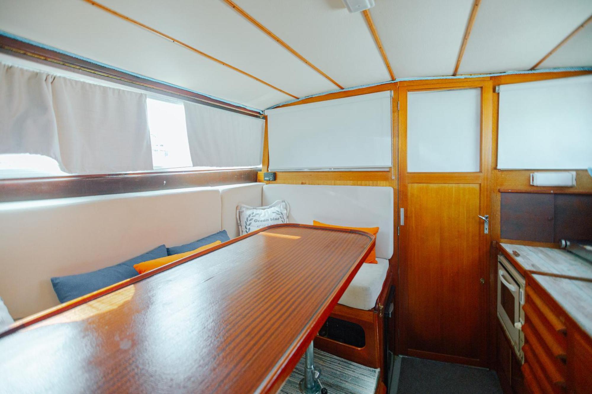In A Yacht - Algarve Hotel en barco Albufeira